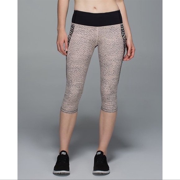 Lululemon TopSpeed crop Dottie Dash green black a spot Capri leggings - Picture 5 of 13